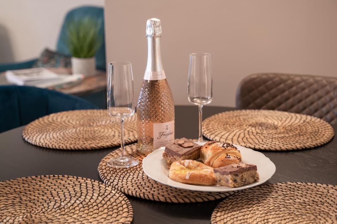 Perfectly Located Town House -2br Сasa de vacaciones