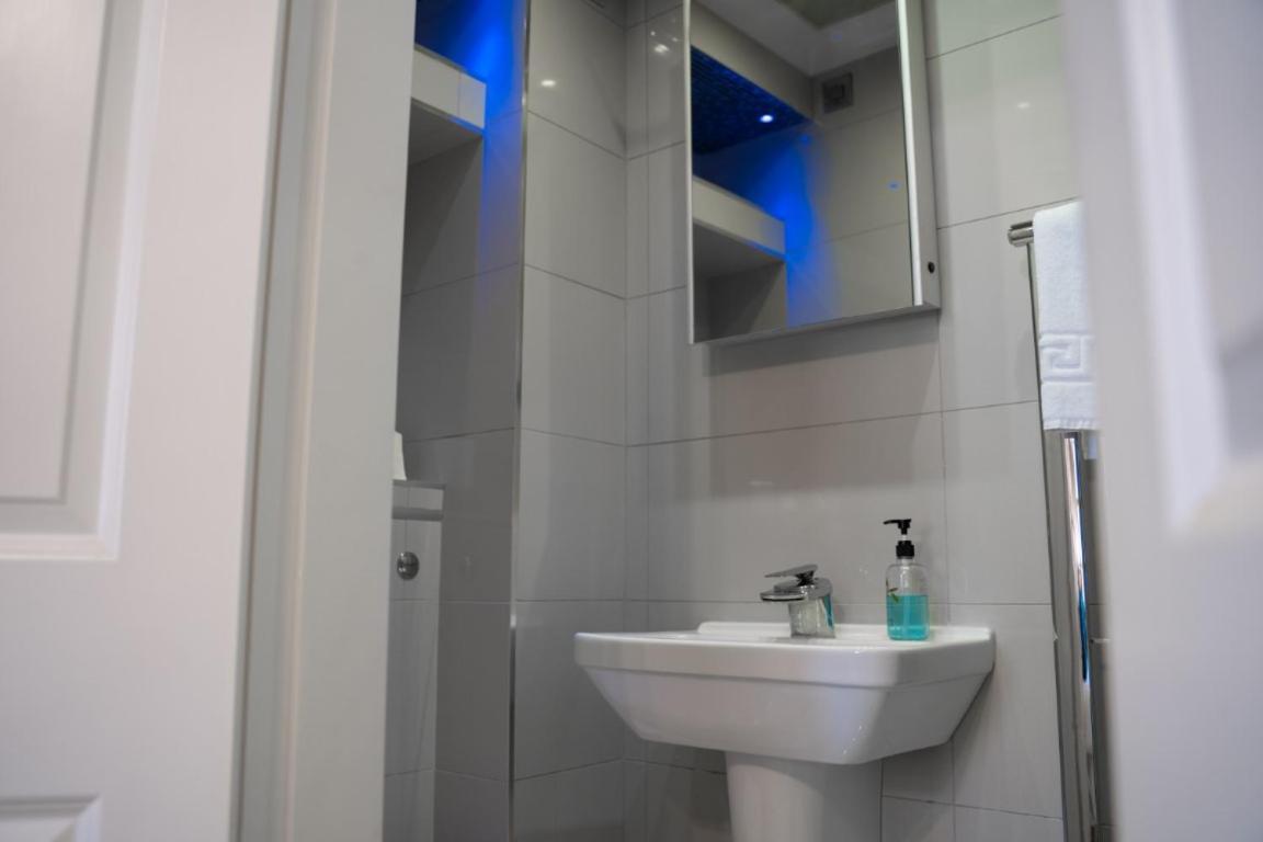 Perfectly Located Town House -2br