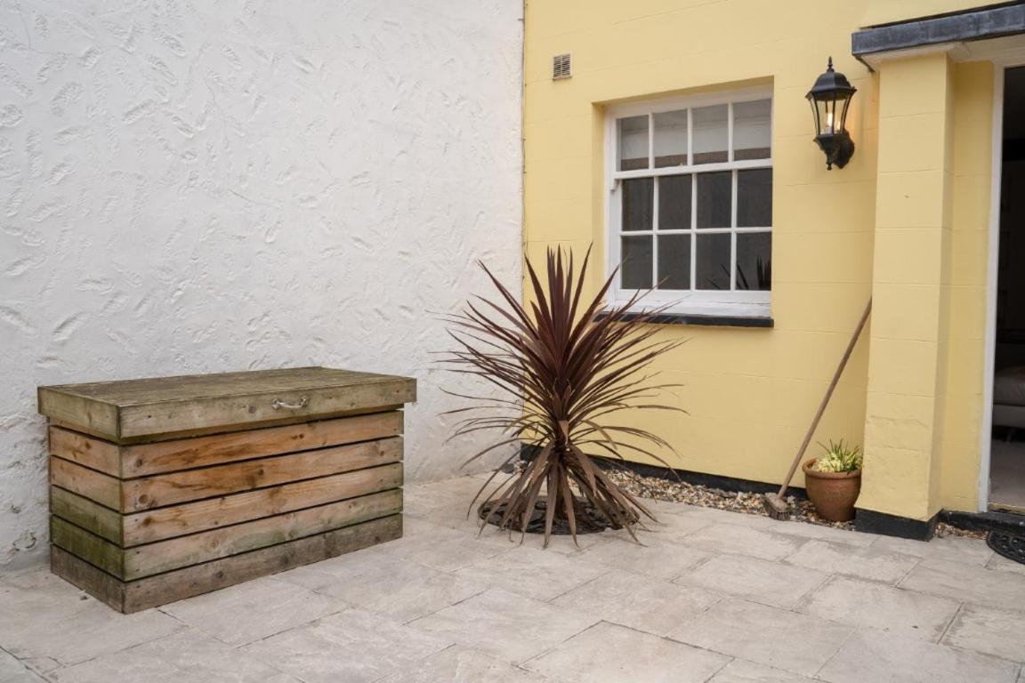 Perfectly Located Town House -2br Holiday home Chester