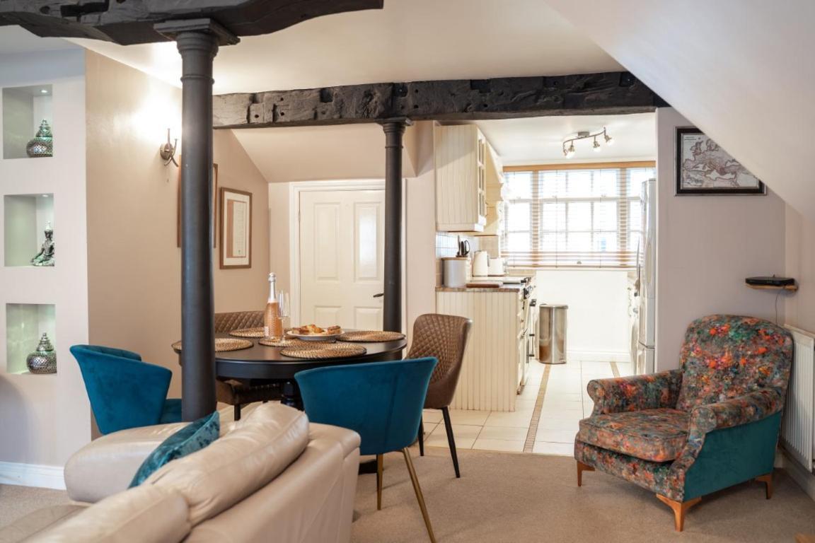 Holiday home Perfectly Located Town House -2br